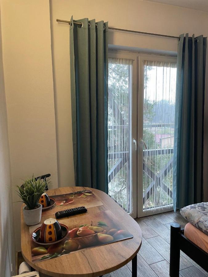 Pokoje Przy Bulwarach Uniejow Bagian luar foto