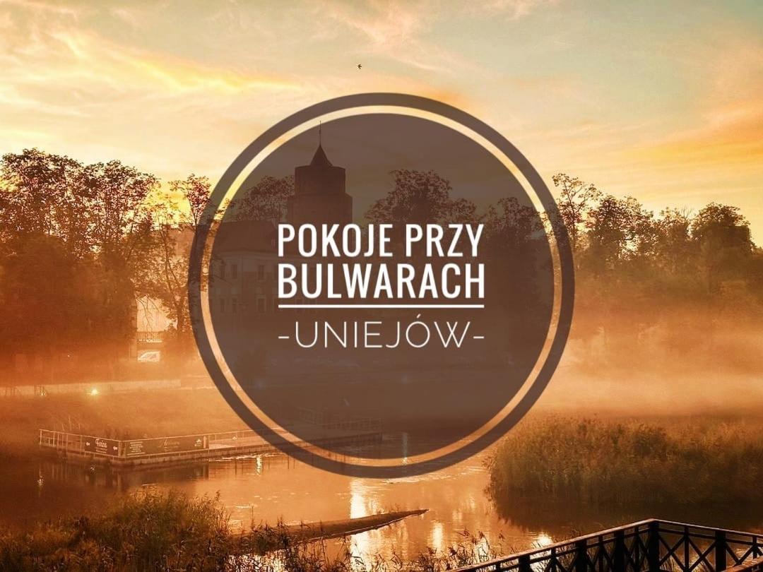 Pokoje Przy Bulwarach Uniejow Bagian luar foto